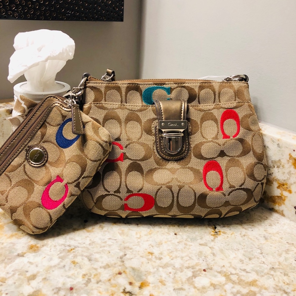 Gently used Coach bag with matching wallet!